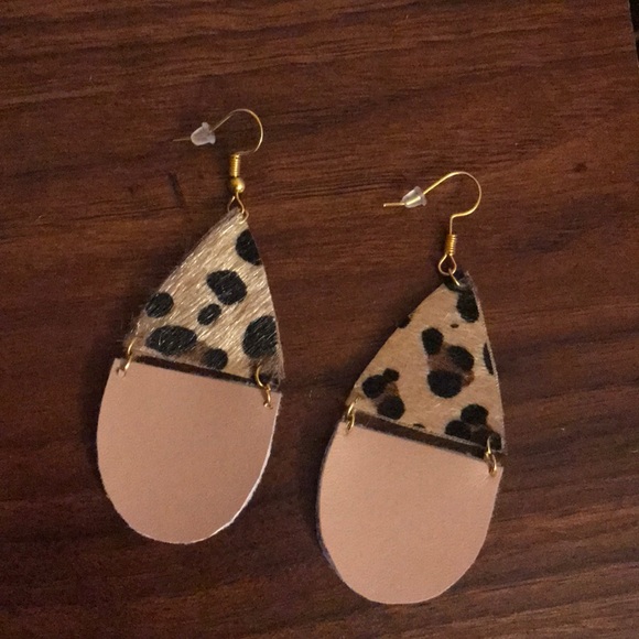 Accessories - Tear drop earrings